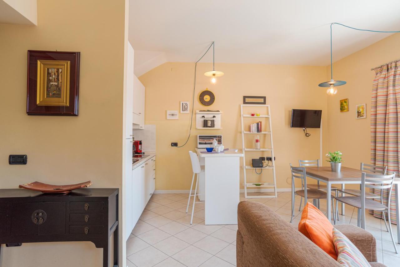 Lake Como Apartment With Balcony And Private Parking Ossuccio Екстериор снимка
