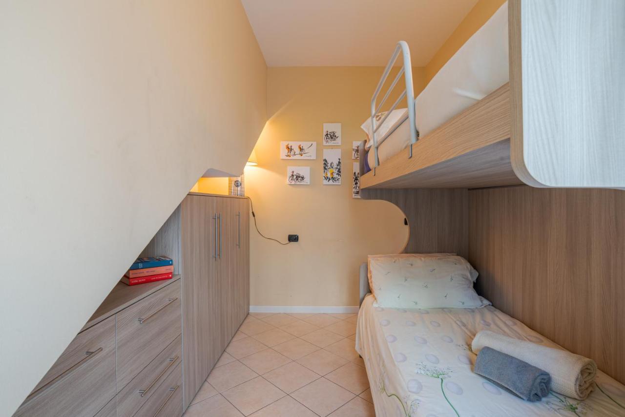 Lake Como Apartment With Balcony And Private Parking Ossuccio Екстериор снимка